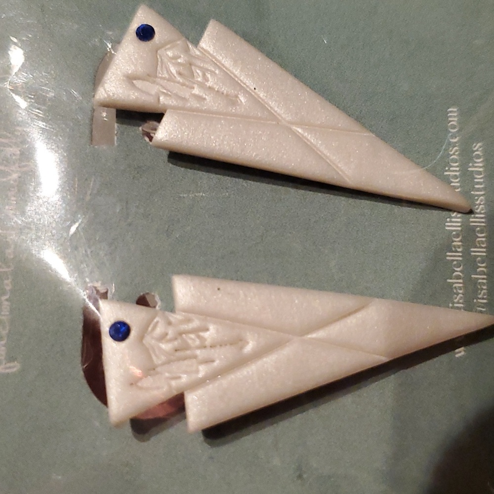 Deco Dagger Earrings 🗡️